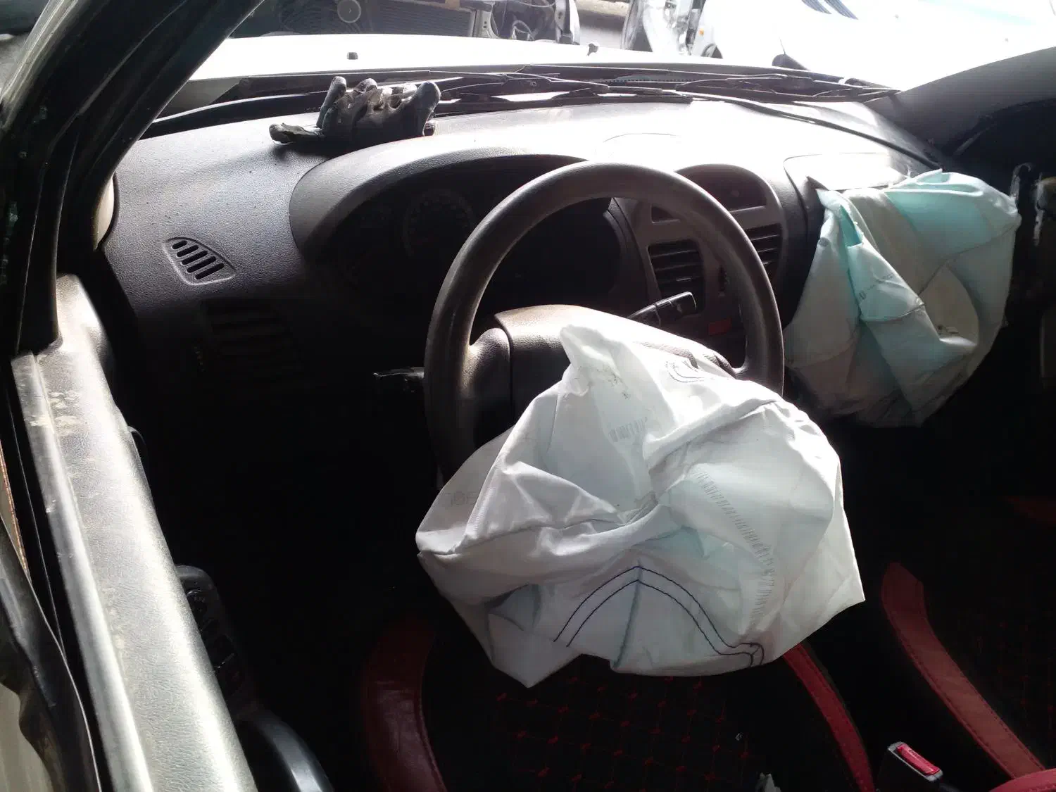 ساینا۹۸تصادفی|خودرو سواری و وانت|اسلامشهر, شهرک قائمیه|دیوار