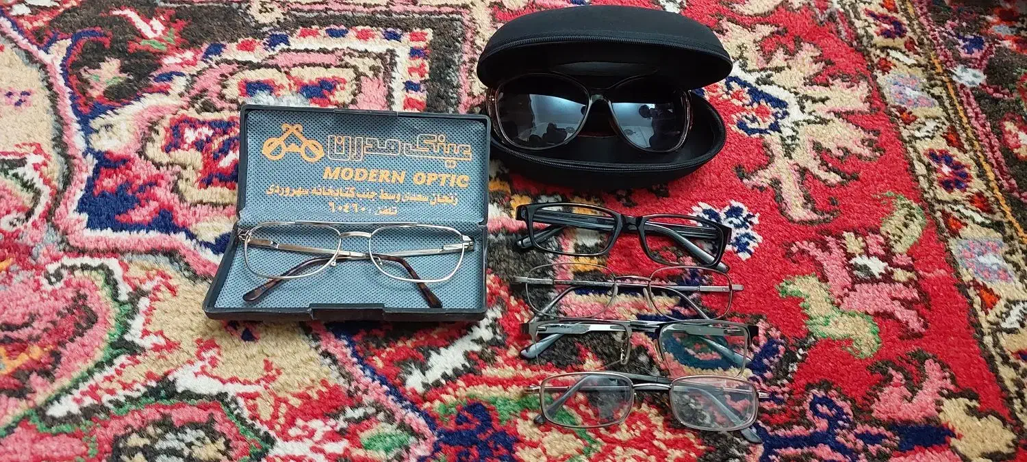 پنج عدد چهارچوب عینک و یک عدد عینک آفتابی|زیورآلات و اکسسوری|مراغه, |دیوار