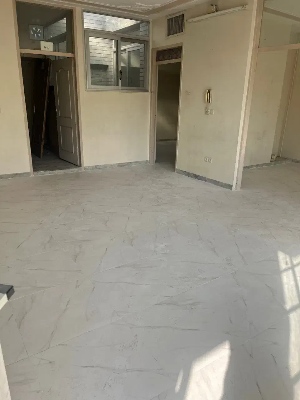 اجاره واحد اداری بر خیابان اصلی|اجارهٔ دفتر کار، اتاق اداری، مطب|اصفهان, آفاران|دیوار