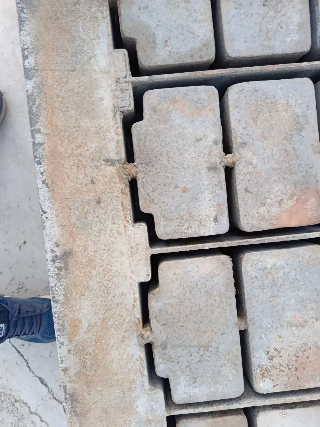 بلوک زن|ماشین‌آلات صنعتی|بروجن, |دیوار