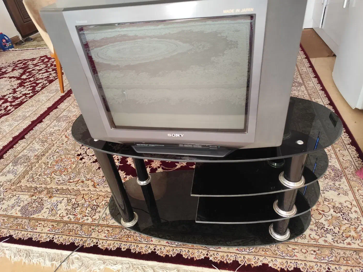 تلویزیون 21 اینچ سونی به همراه میز|تلویزیون و پروژکتور|زاهدان, |دیوار