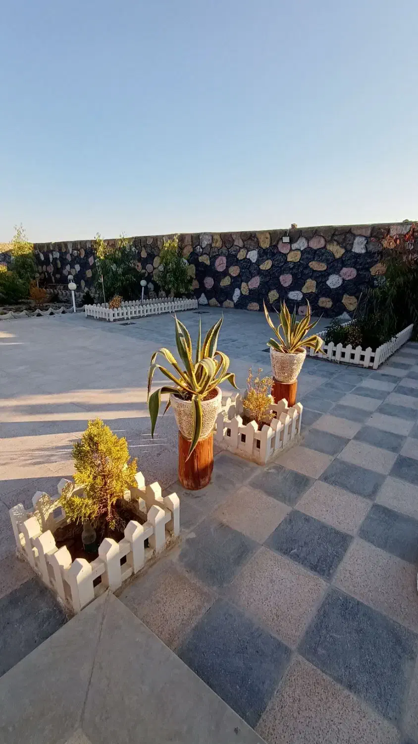 اجاره باغ ویلای نوساز و تمیزدر محیطی آرام و دلنشین|اجارهٔ کوتاه‌مدت ویلا و باغ|اصفهان, زیار|دیوار