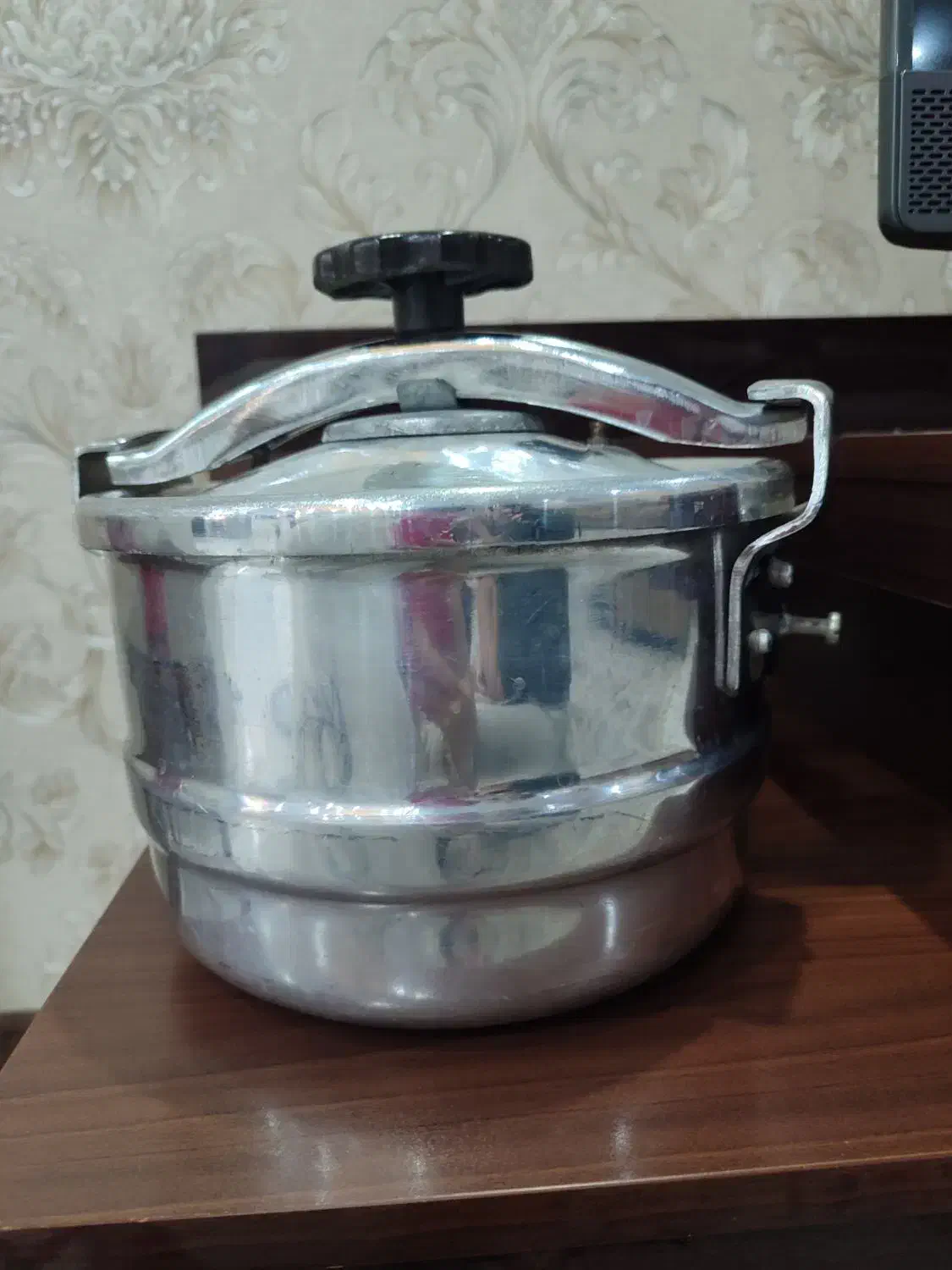 زود پز|ظروف پخت‌وپز|تهران, تختی|دیوار