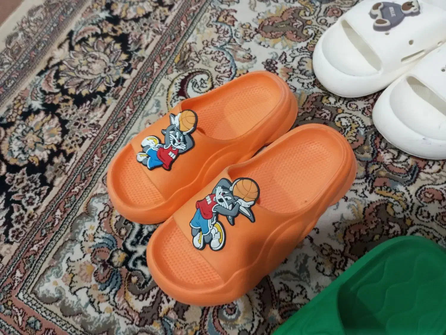 دمپایی|کیف، کفش، کمربند|آران و بیدگل, |دیوار