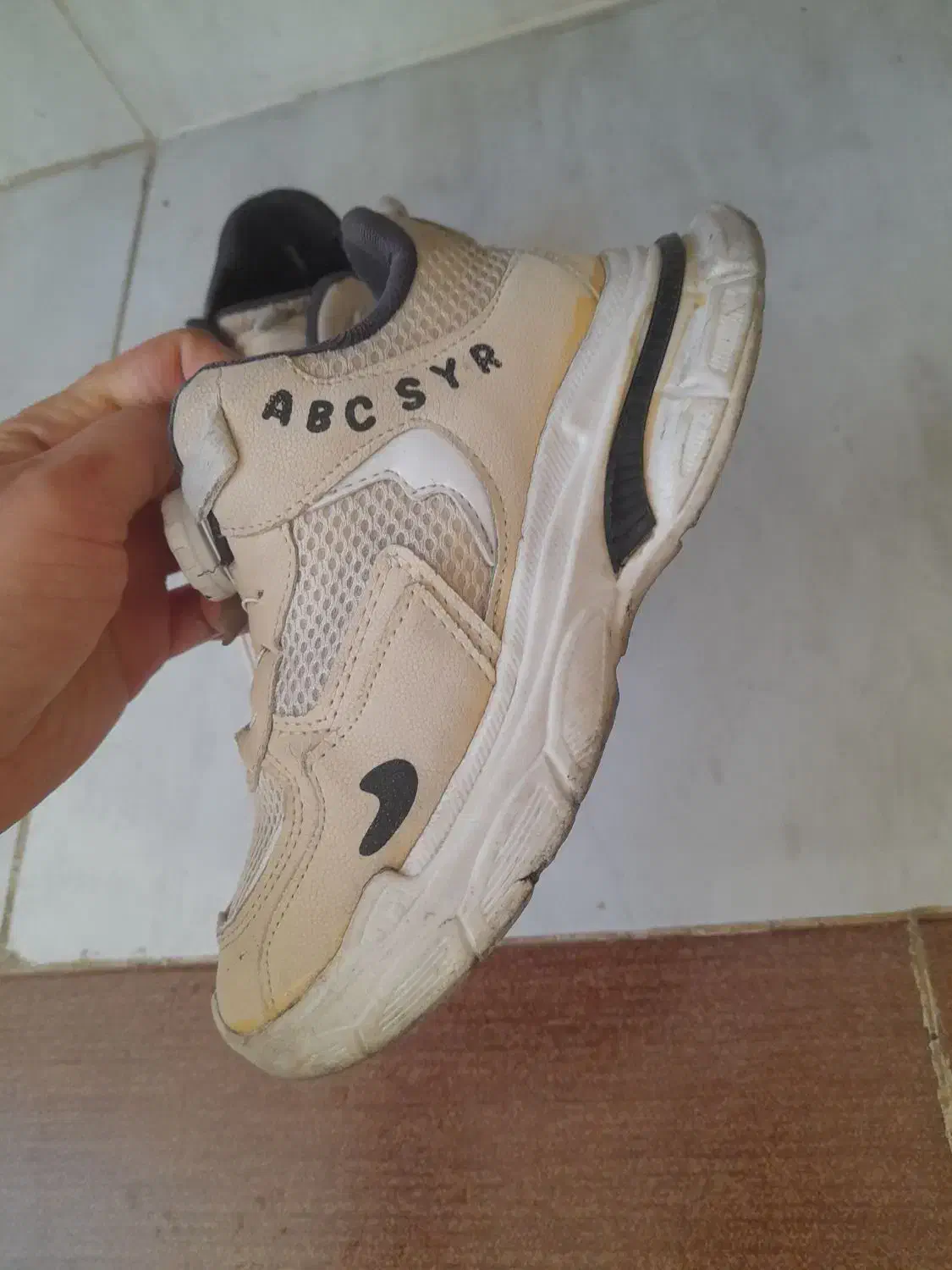 کتونی|کفش و لباس بچه|بروجرد, |دیوار