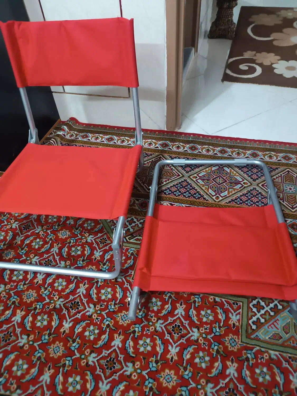 دو عدد صندلی تاشو مسافرتی ،|صندلی و نیمکت|پیر بکران, |دیوار