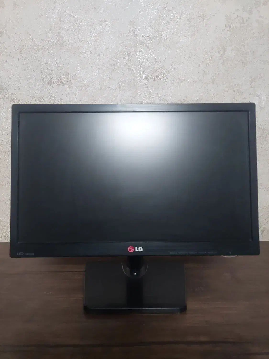 مانیتور ال جی ۱۹ اینچ LG|قطعات و لوازم جانبی رایانه|شیراز, قدوسی غربی|دیوار