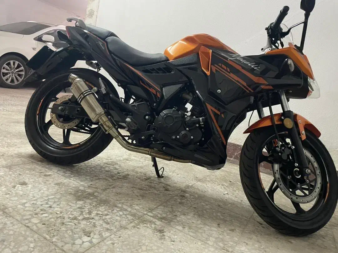 مگلی ۲۰۰|موتورسیکلت|رشت, منظریه|دیوار