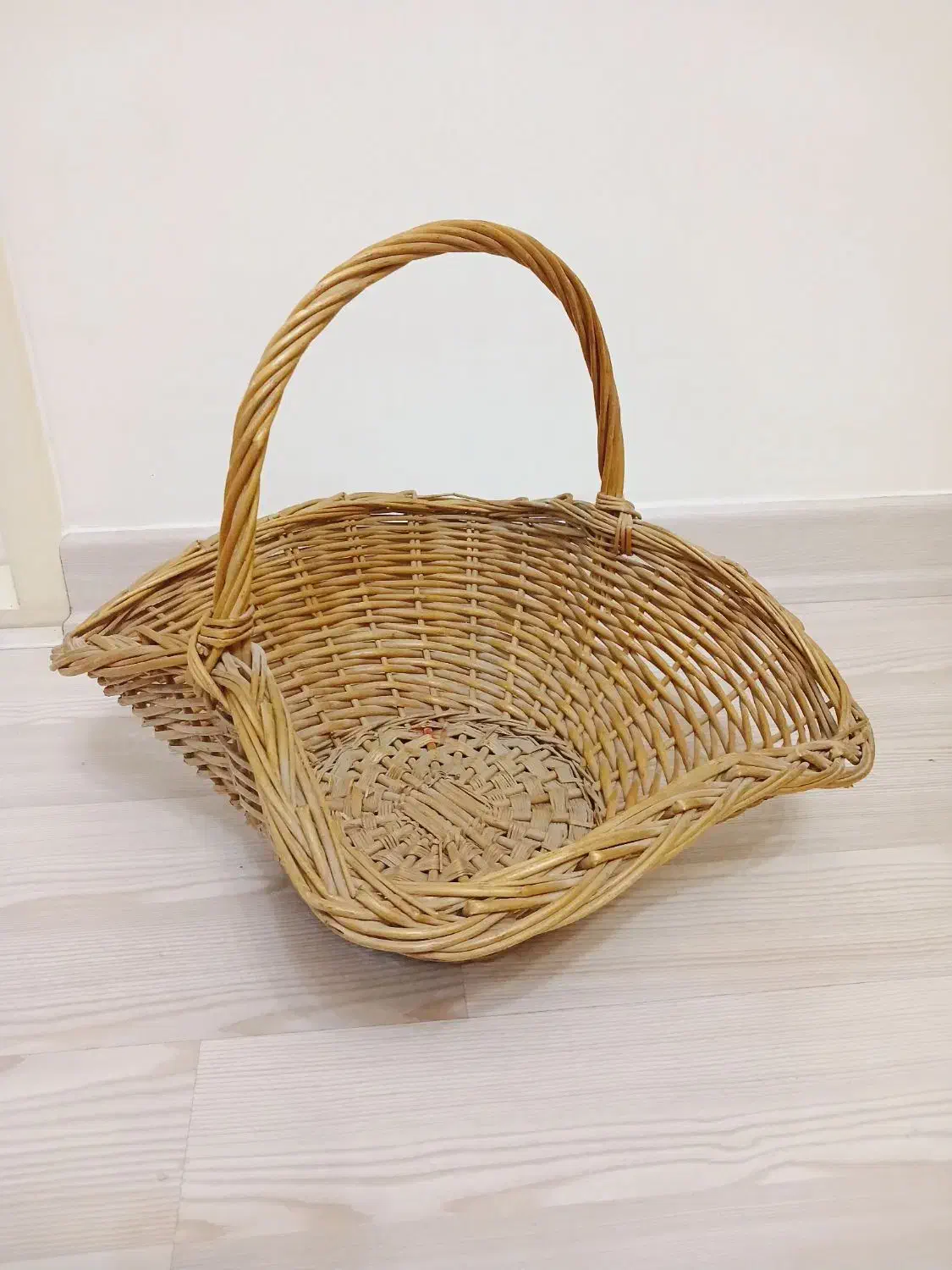 سبد حصیری|صنایع دستی و سایر لوازم تزئینی|تبریز, |دیوار