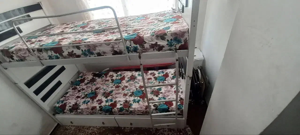 تخت دو نفره چوبی فلزی|تخت و سرویس خواب|اشتهارد, |دیوار