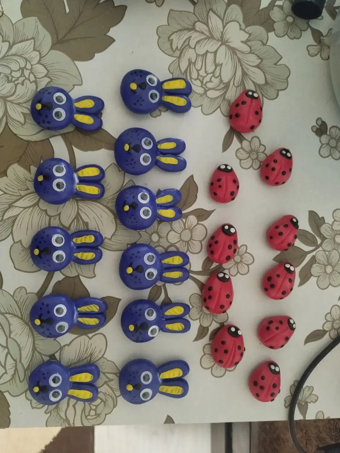 لبوبو ومگنت اهنربایی|مجسمه، تندیس، ماکت|شیراز, شهرک بزین|دیوار