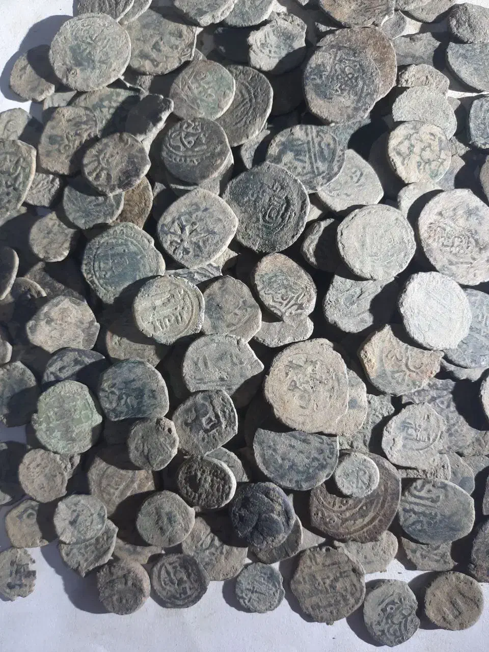 ۱۰۰عدد سکه قدیمی|کلکسیون سکه، تمبر، اسکناس|اصفهان, جاوان|دیوار