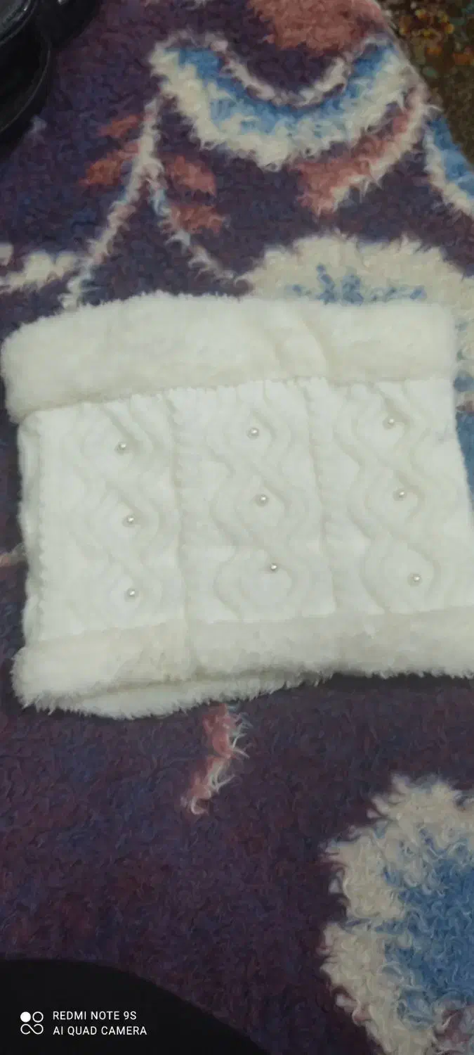 کلاه گمشده|اشیا|ساوه, |دیوار