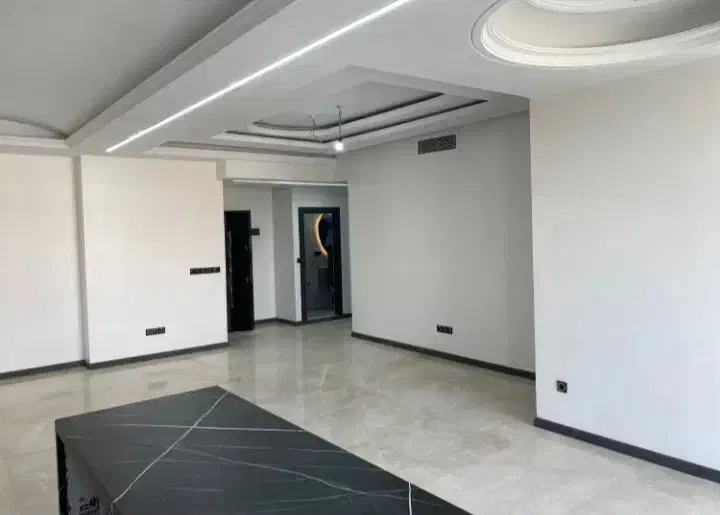 آپارتمان ۱۰۲ متر/کلید نخورده/مناسب سخت پسندان