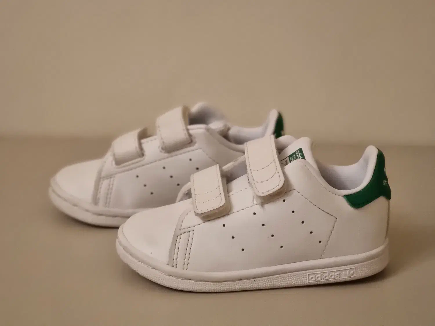 آدیداس اصل stan smith سایز ۲۲ بچه گانه|کیف، کفش، کمربند|تهران, چیذر|دیوار