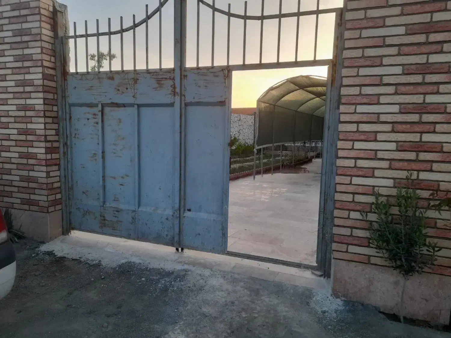 آرام و سرسبز ، مجوز دار در شرق اصفهان|فروش خانه و ویلا|اصفهان, براآن شمالی|دیوار