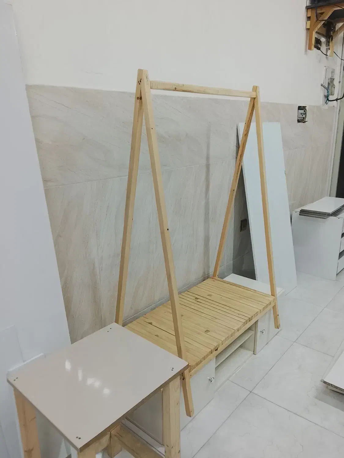 رگال لباس|بندرخت و رختآویز|صومعهسرا, |دیوار