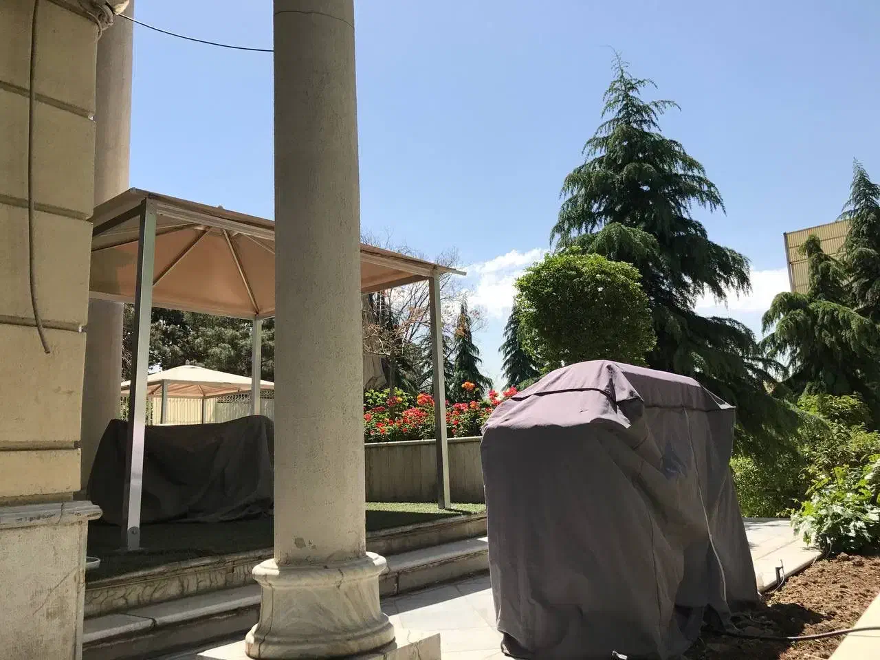 ویلایی ۱۴۰۰متر زمین / ۸۰۰متر بنا تریبلکس / رویایی