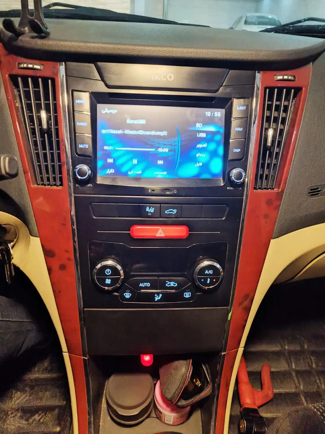 دنا پلاس ، سفید، بهمن ۹۸|خودرو سواری و وانت|مشهد, رضاشهر|دیوار