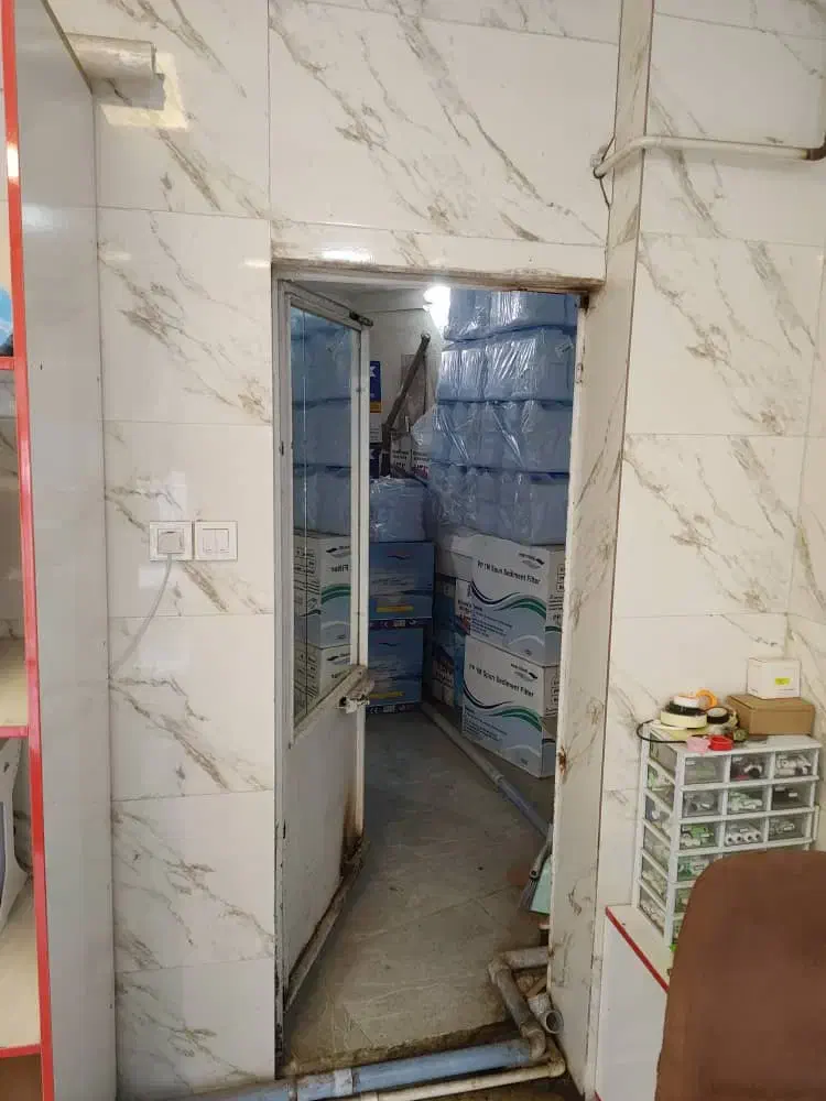 اجاره مغازه به متراژ 54 متر بر خیابان اصلی|اجارهٔ مغازه و غرفه|رشت, کوی حسینی|دیوار