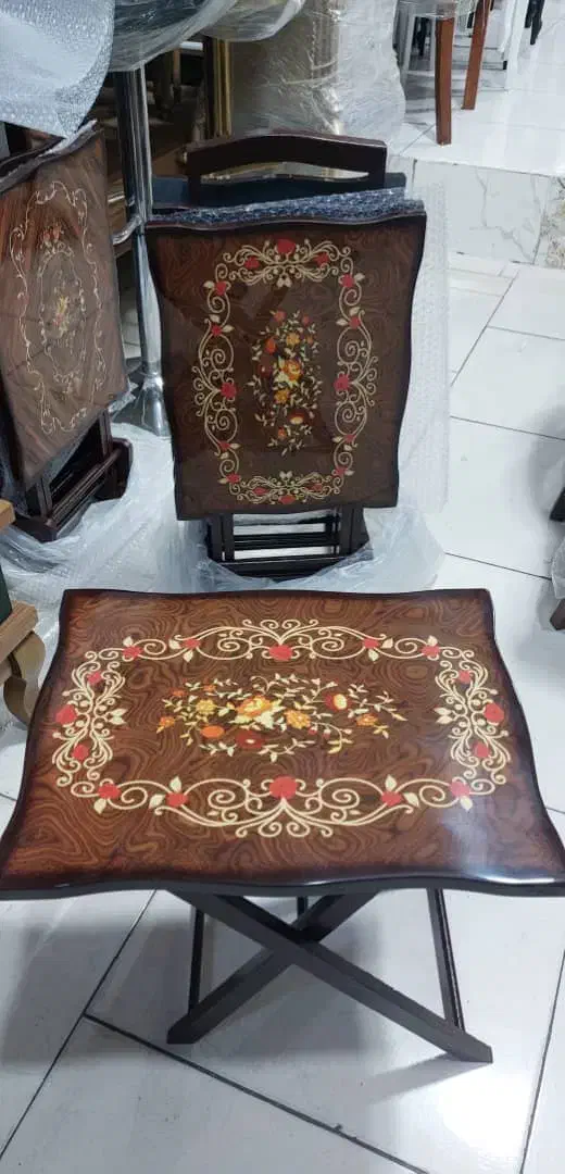 میز پذیرایی تاشو بهمراه پایه ایستاده،چوب MDF براق|مبلمان خانگی و میز عسلی|رشت, یخسازی|دیوار