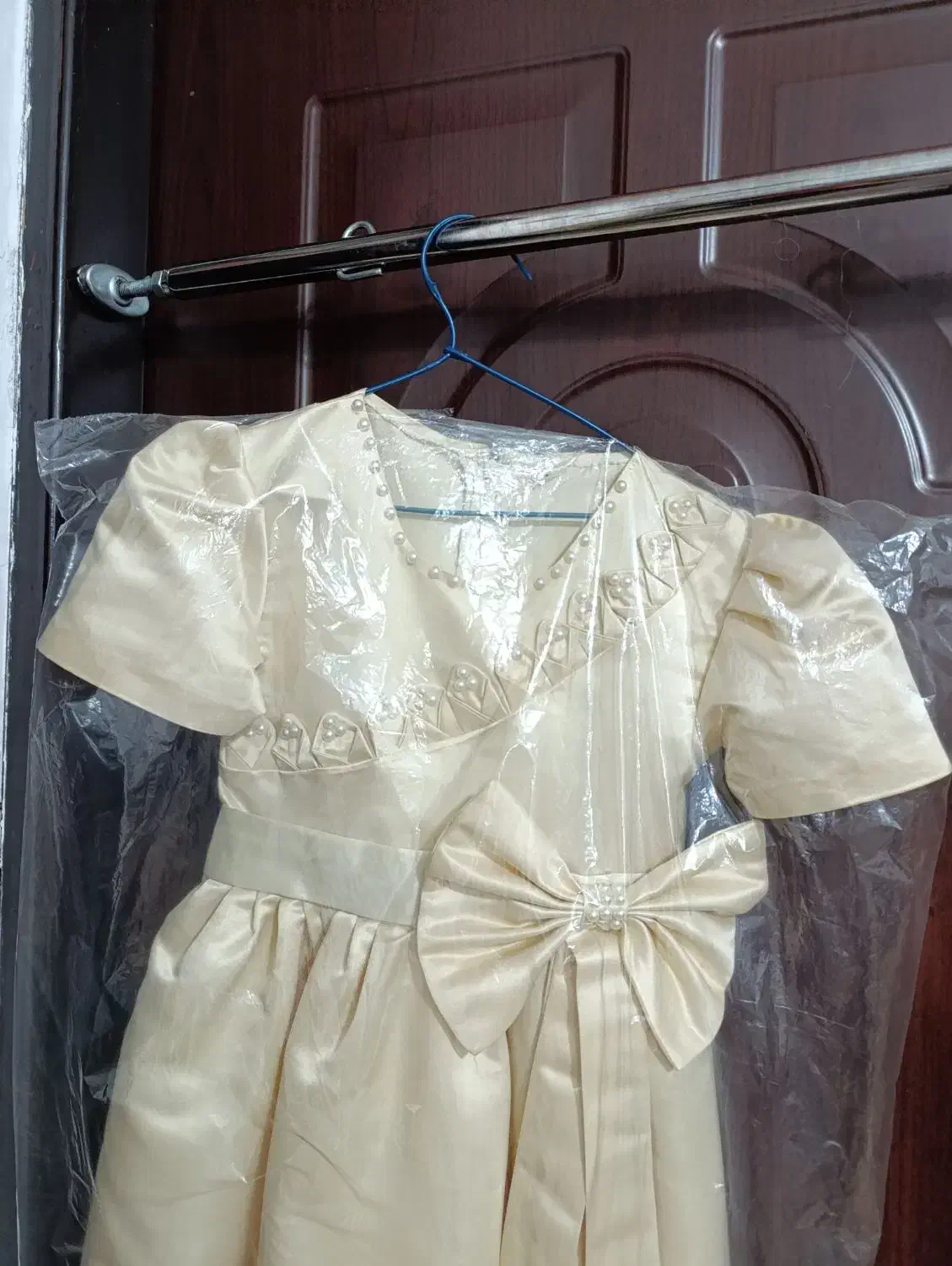 لباس دخترانه|کفش و لباس بچه|شیراز, محراب|دیوار