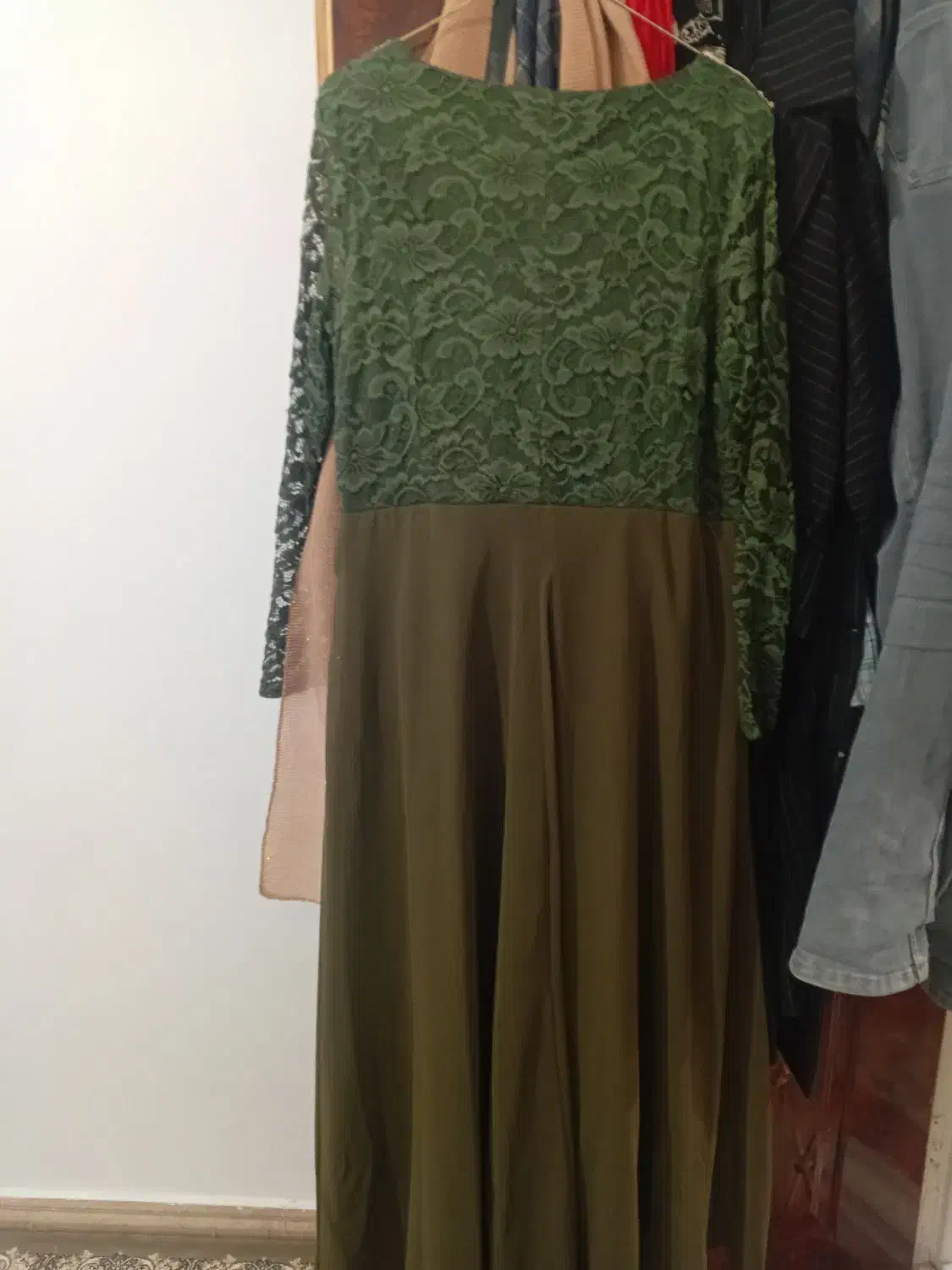 لباس مجلسی|لباس|پاکدشت, حصار امیر|دیوار