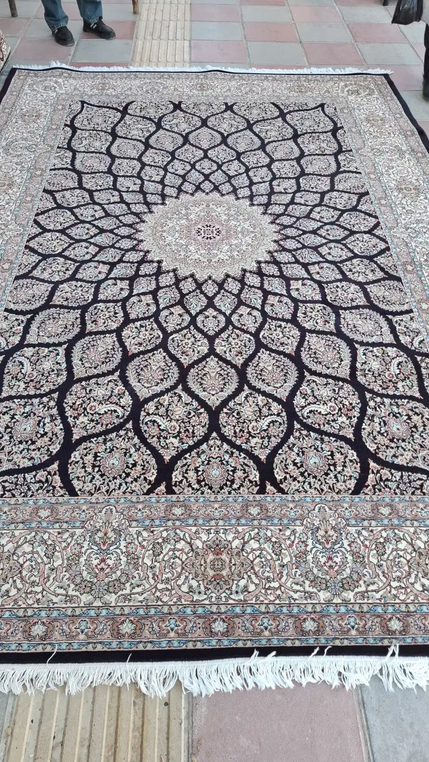 ۱ تخته فرش ۹ متری ۲/۵×۳/۵ ۷۰۰شانه تمام اصل|فرش|مریوان, |دیوار