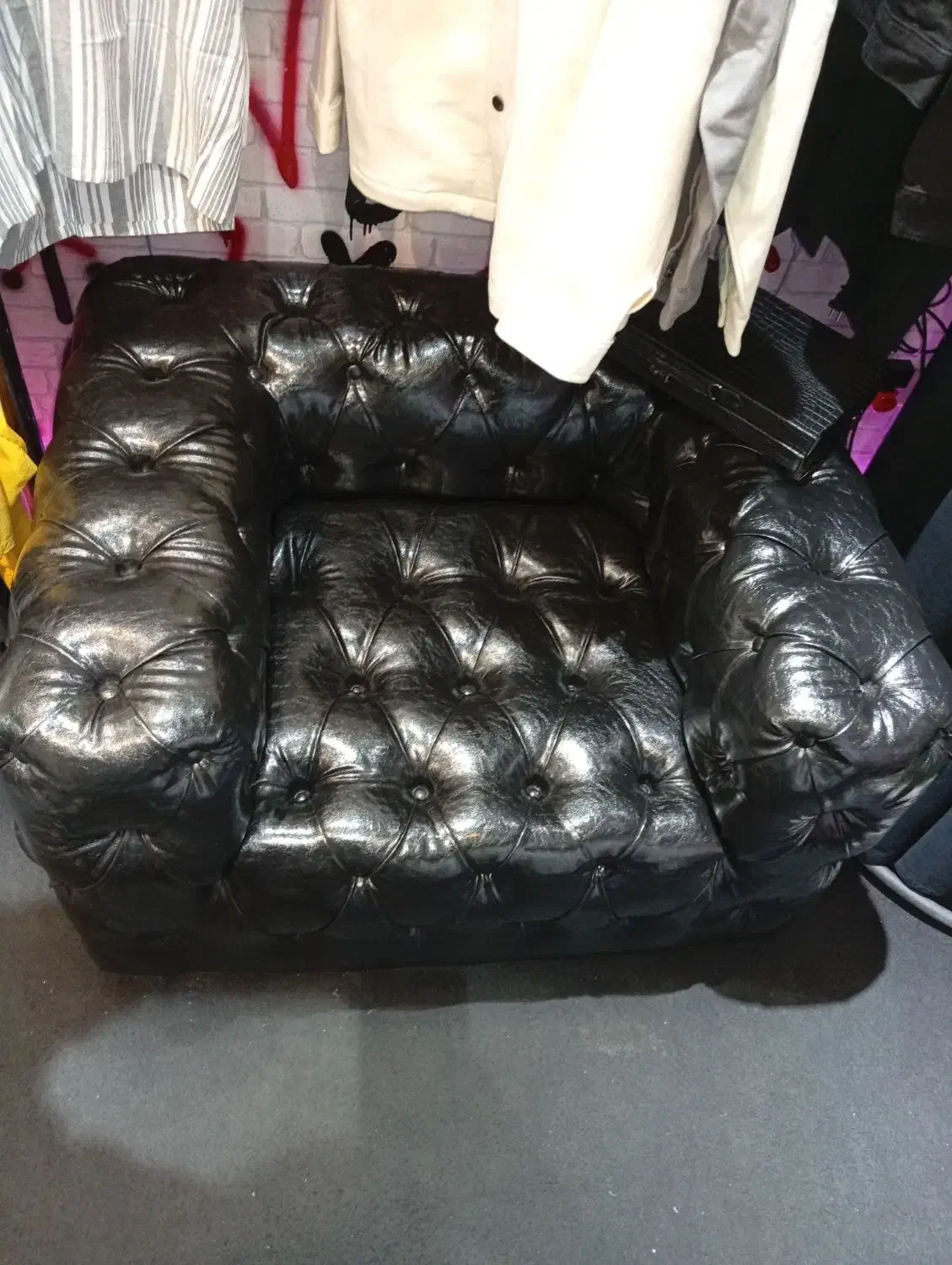 مبل چستر تکنفره چرم زیرساخت سفارشی|مبلمان خانگی و میز عسلی|تهران, نیلوفر|دیوار