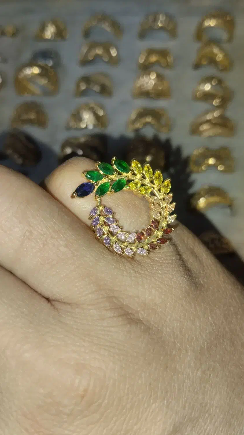 انگشتر برنج|بدلیجات|ابریشم, |دیوار