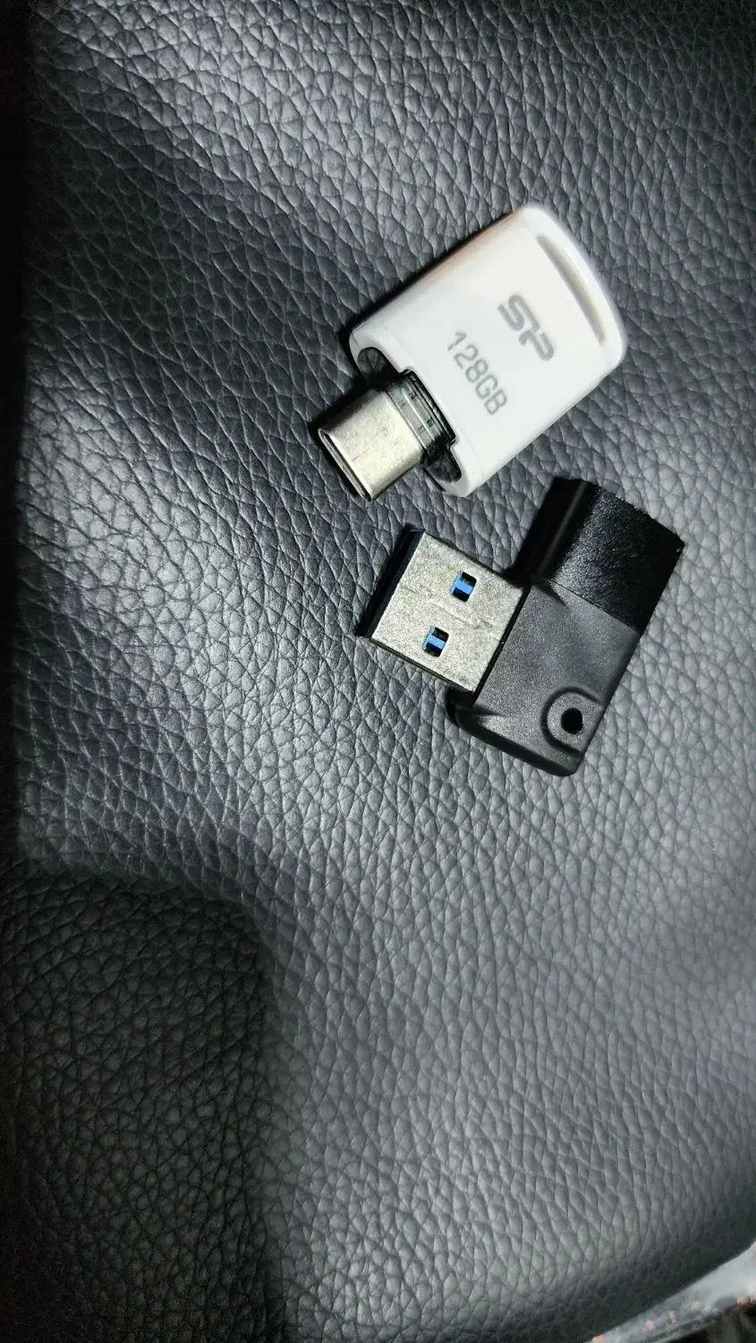 فلش sp سیلیکون پاور|لوازم جانبی موبایل و تبلت|تربتحیدریه, شهرک ولیعصر|دیوار