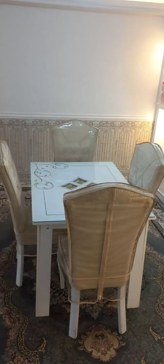 میزغذاخوری|میز و صندلی غذاخوری|لالجین, |دیوار