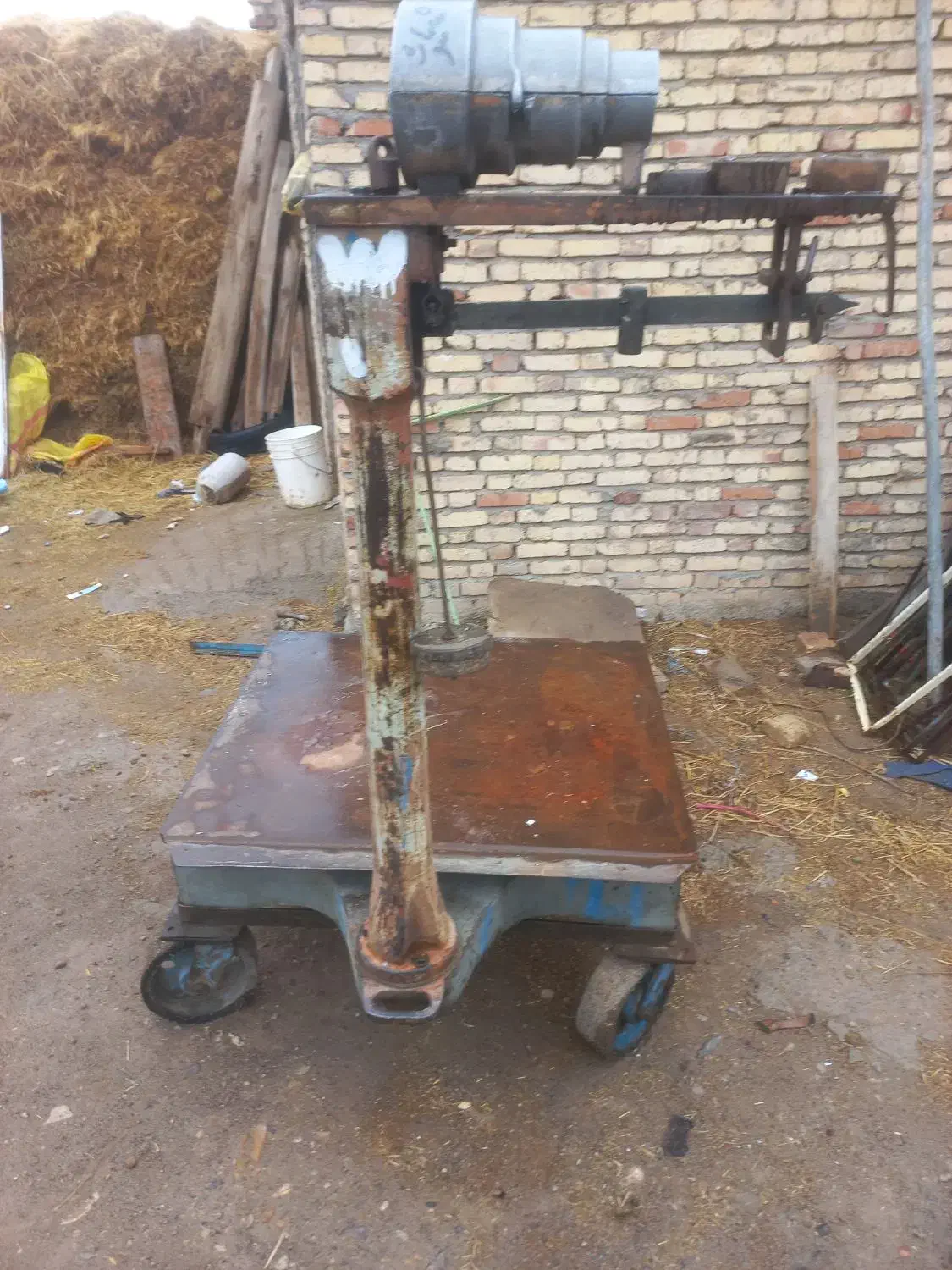 قاپان ترازو سنگی|کلکسیون اشیاء عتیقه|هریس, |دیوار