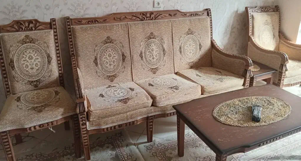 مبل سلطنتی کتیبه ای سالم چوب محکم توافقی|مبلمان خانگی و میز عسلی|اراک, |دیوار