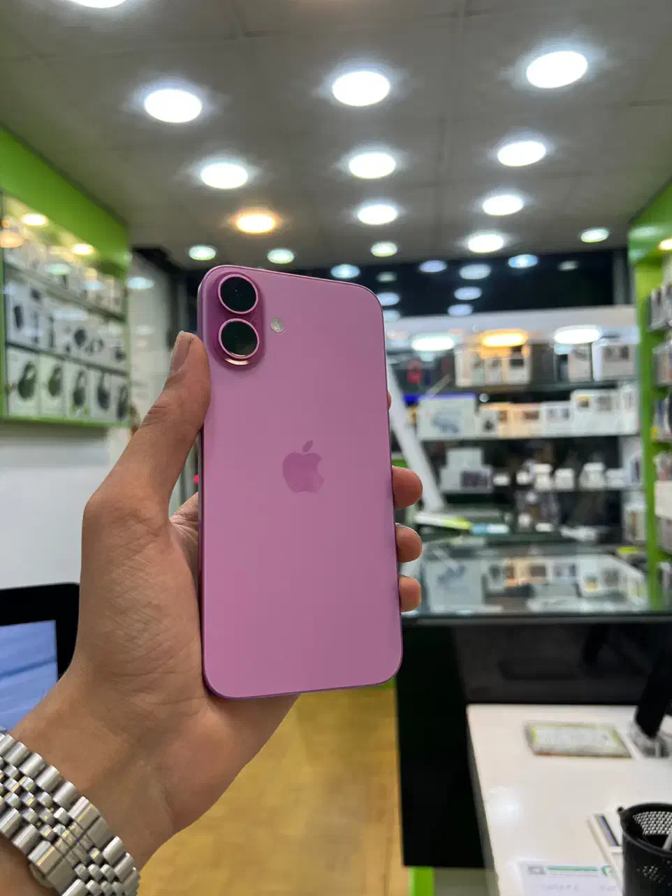 ایفون۱۶ دوسیم شرکتی۱۲۸ گیگ صورتی|موبایل|رشت, لاکانی|دیوار