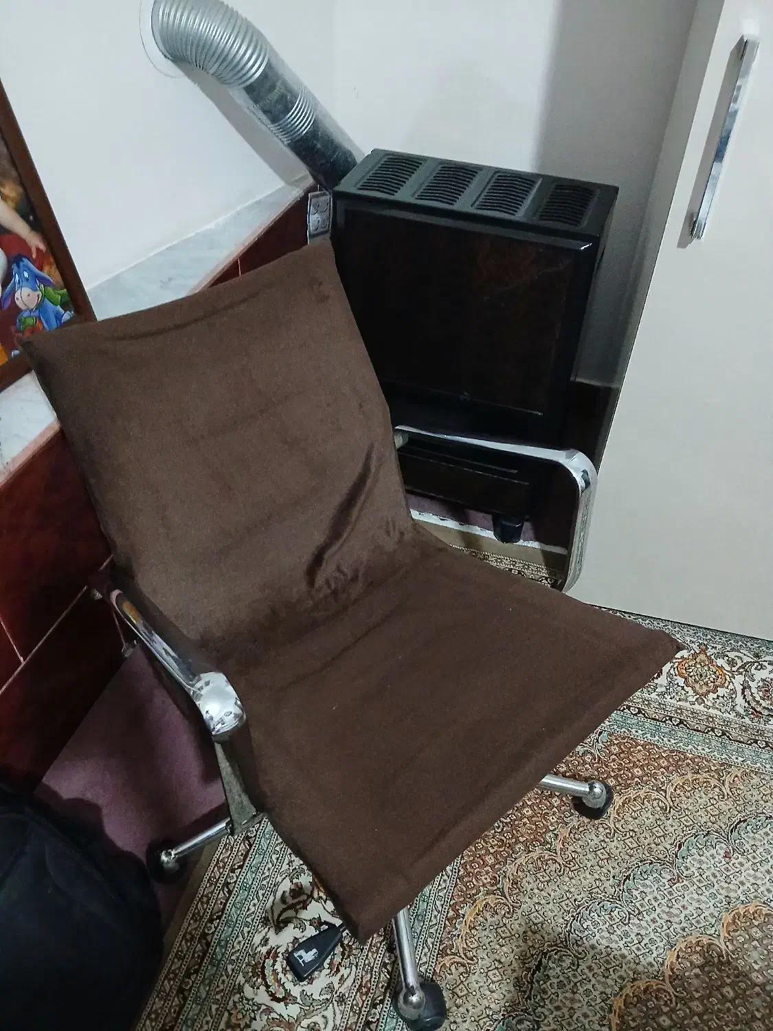 صندلی اداری چرخدار|دفتر کار|شهمیرزاد, |دیوار