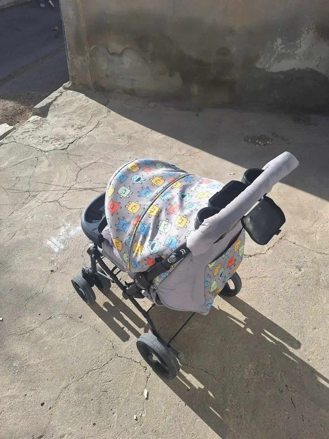 کالسکه.|کالسکه و لوازم جانبی|قیدار, |دیوار