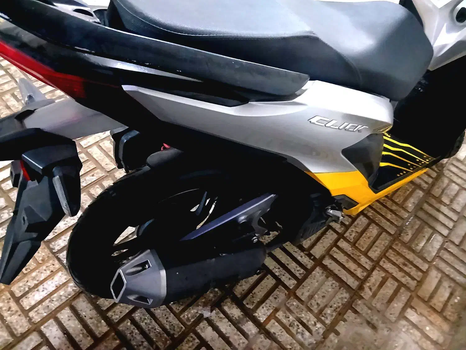 موتور کلیک طوسی زرد|موتورسیکلت|اصفهان, شیخ طوسی|دیوار