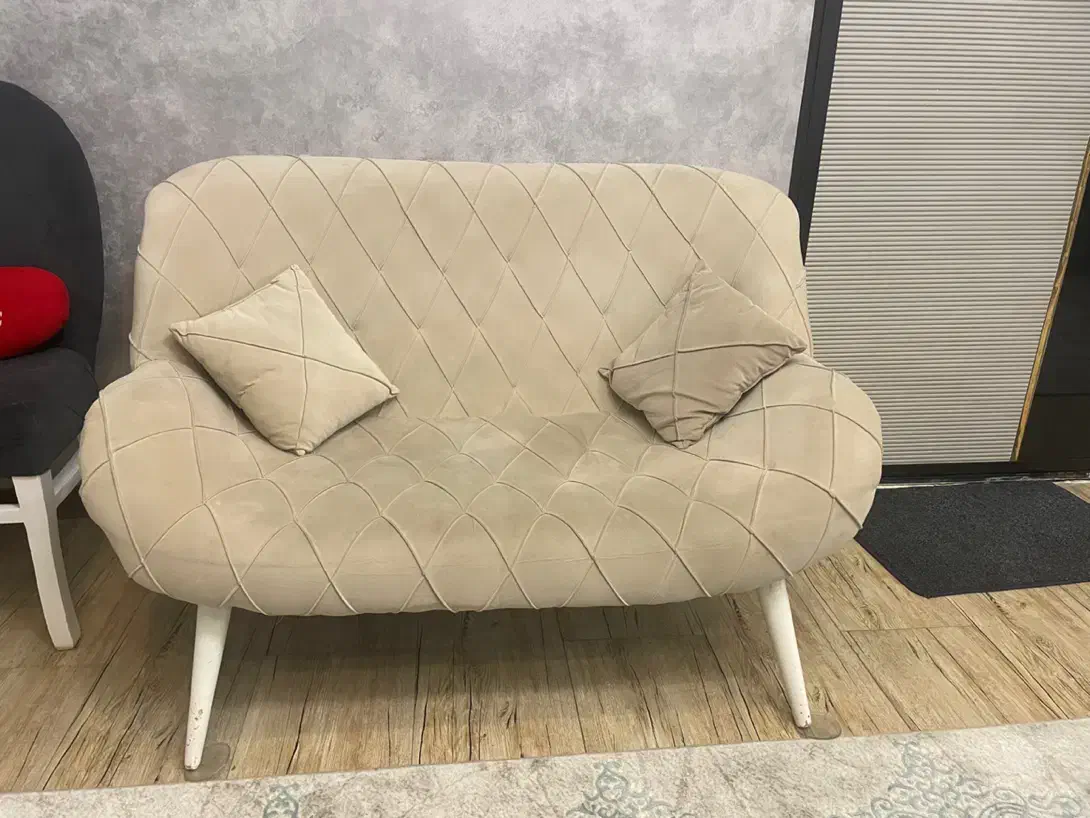 مبل ۹ نفره سالم کرم توسی|مبلمان خانگی و میز عسلی|رباطکریم, رباطکریم|دیوار