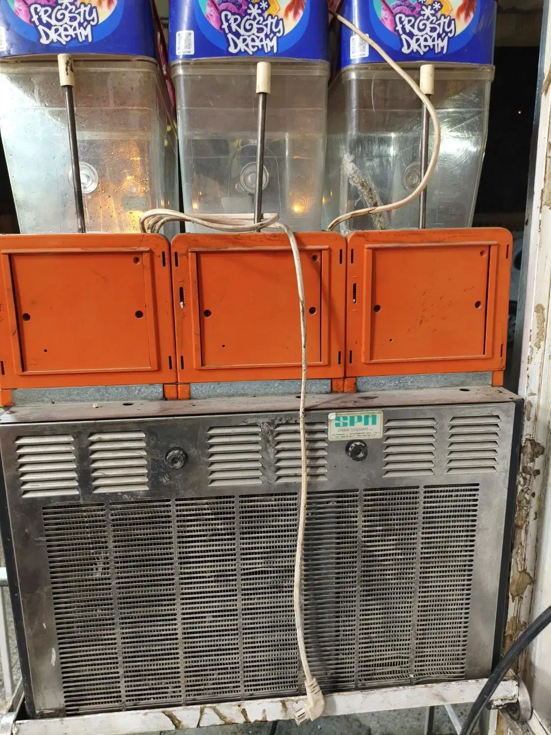 دستگاه یخ در بهشت ساز|کافیشاپ و رستوران|شوش, |دیوار