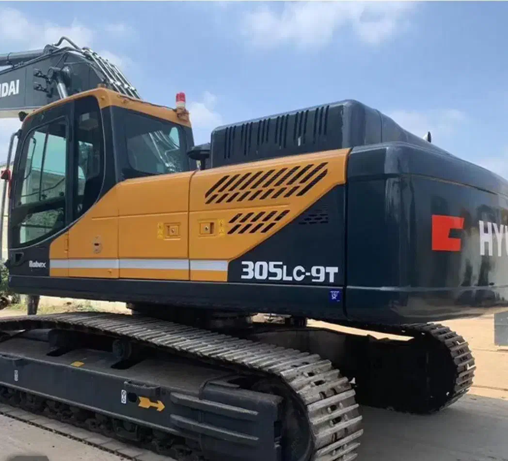 بیل ۳۰۵ میکانیکی هیوندا در حد صفر خط ۹|خودرو سنگین|قزوین, |دیوار