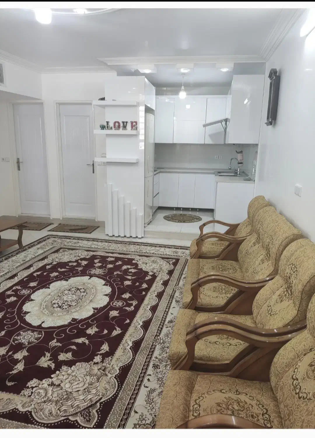 منزل و سوییت مبله نوساز در مرکز شهر با پارکینگ|اجارهٔ کوتاه‌مدت آپارتمان و سوئیت|آباده, |دیوار