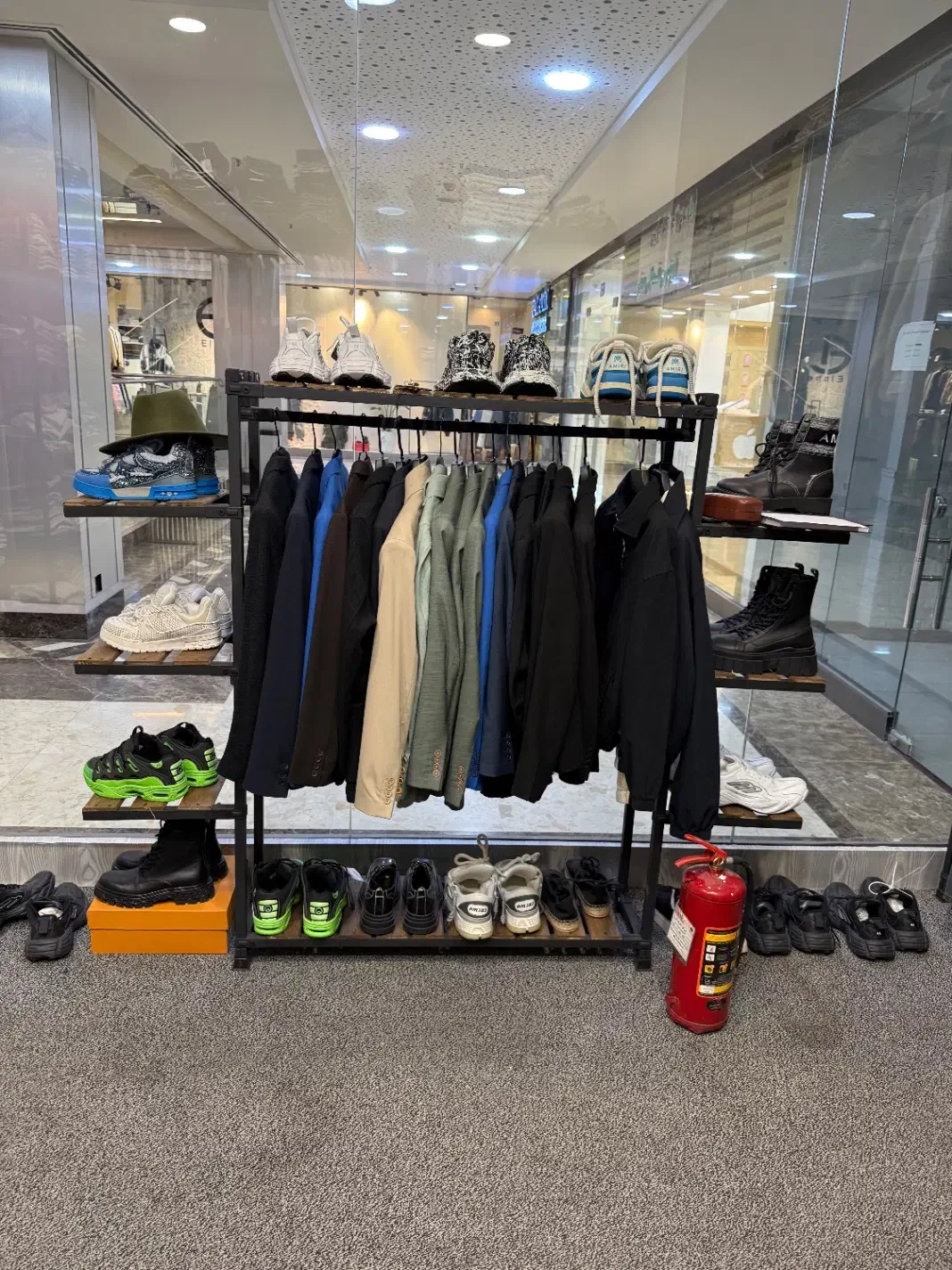 رگال|فروشگاه و مغازه|تهران, درختی|دیوار