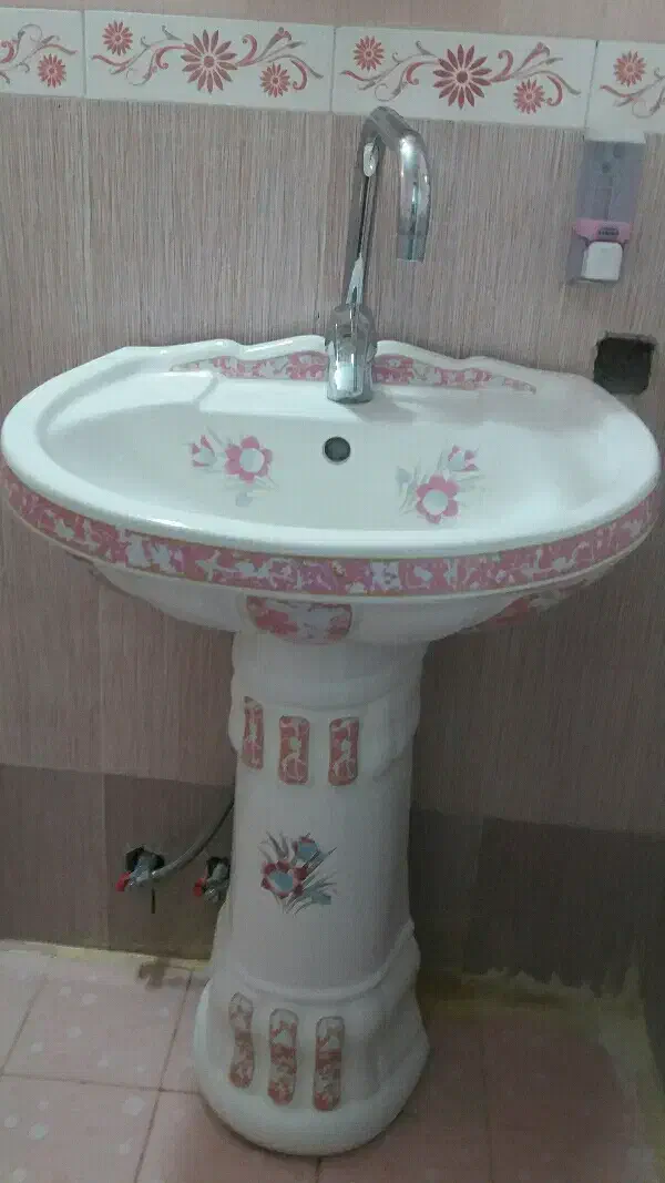 روشویی پایه دار|لوازم سرویس بهداشتی|سنندج, |دیوار