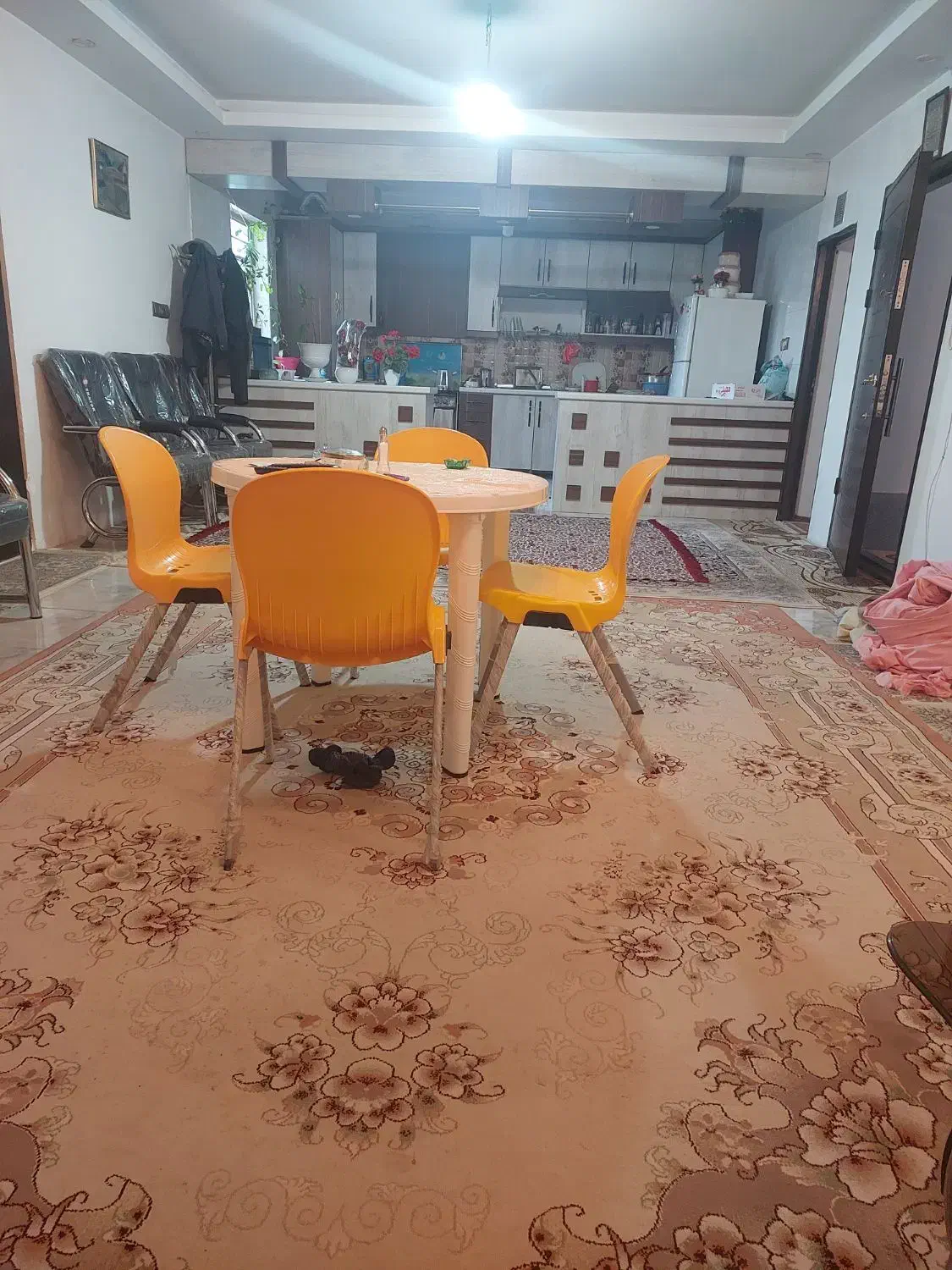 آشپزی و نظافت با مسکن|استخدام سرایداری و نظافت|مشهد, کلاته برفی|دیوار