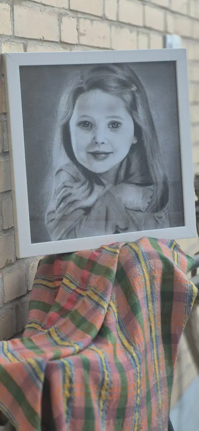 طراحی سیاه قلم(هایپر رئال)|تابلو، نقاشی، عکس|یزد, |دیوار