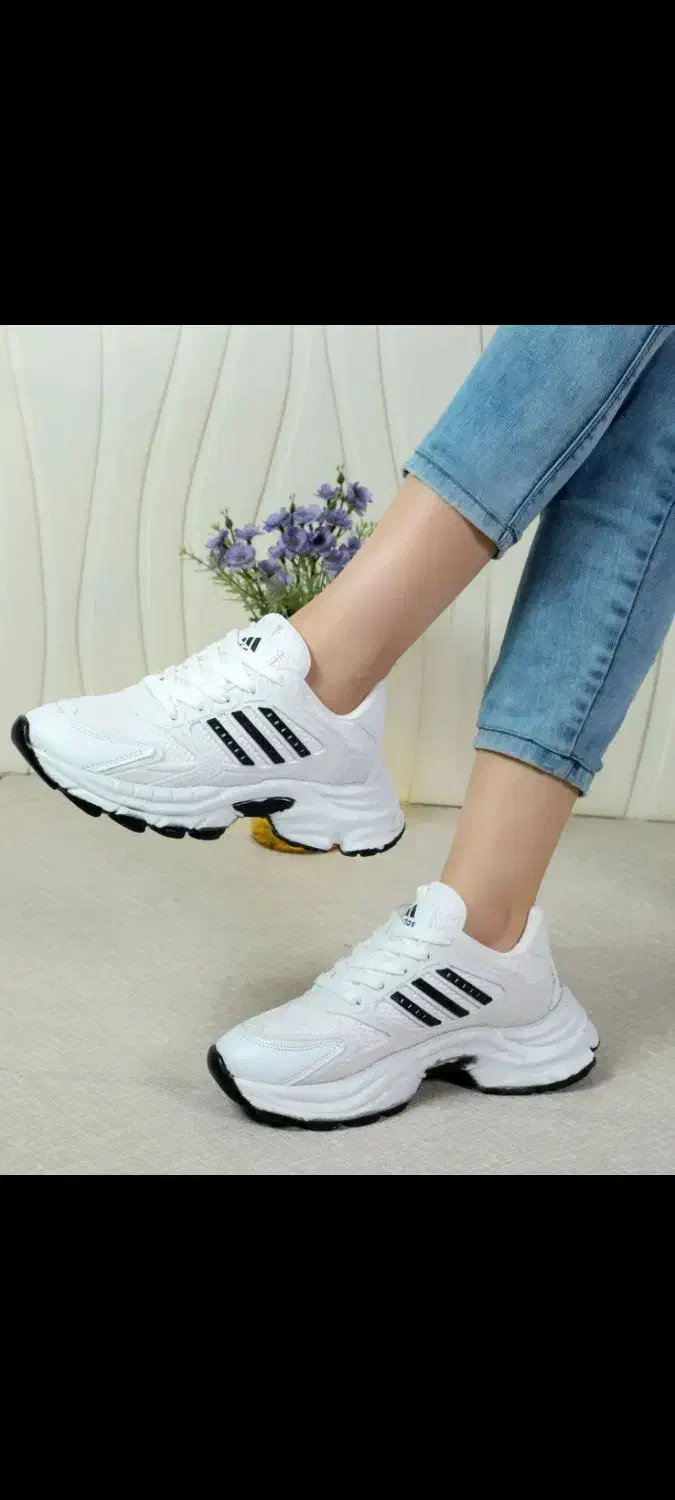 کتونی نایک سیاه و سفید کتونی سفید سه خط مشکی|کیف، کفش، کمربند|سلماس, |دیوار