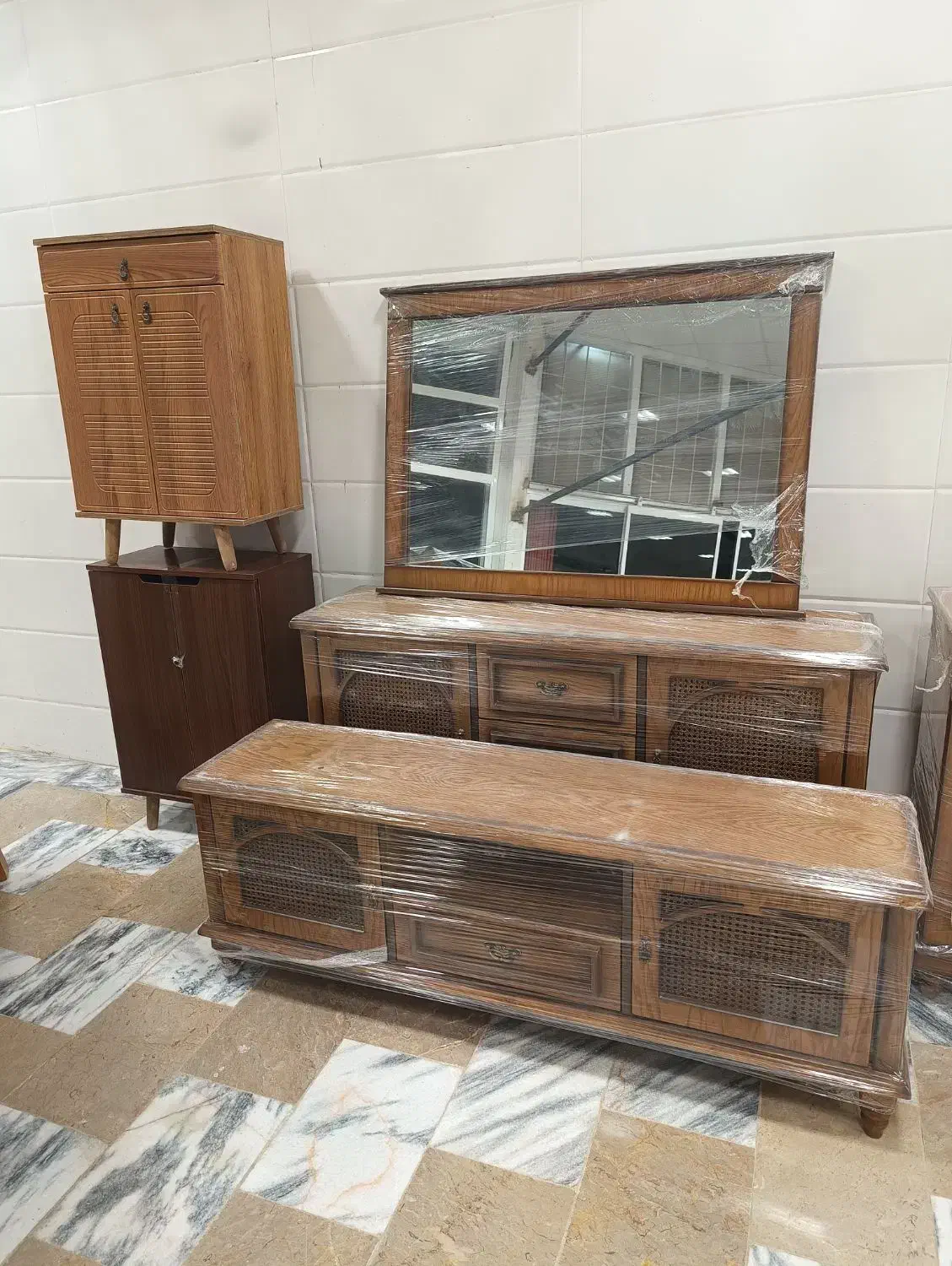 آینه کنسول ، میز tv (مبلمان کوروش)|بوفه، ویترین، کنسول|گناباد, |دیوار