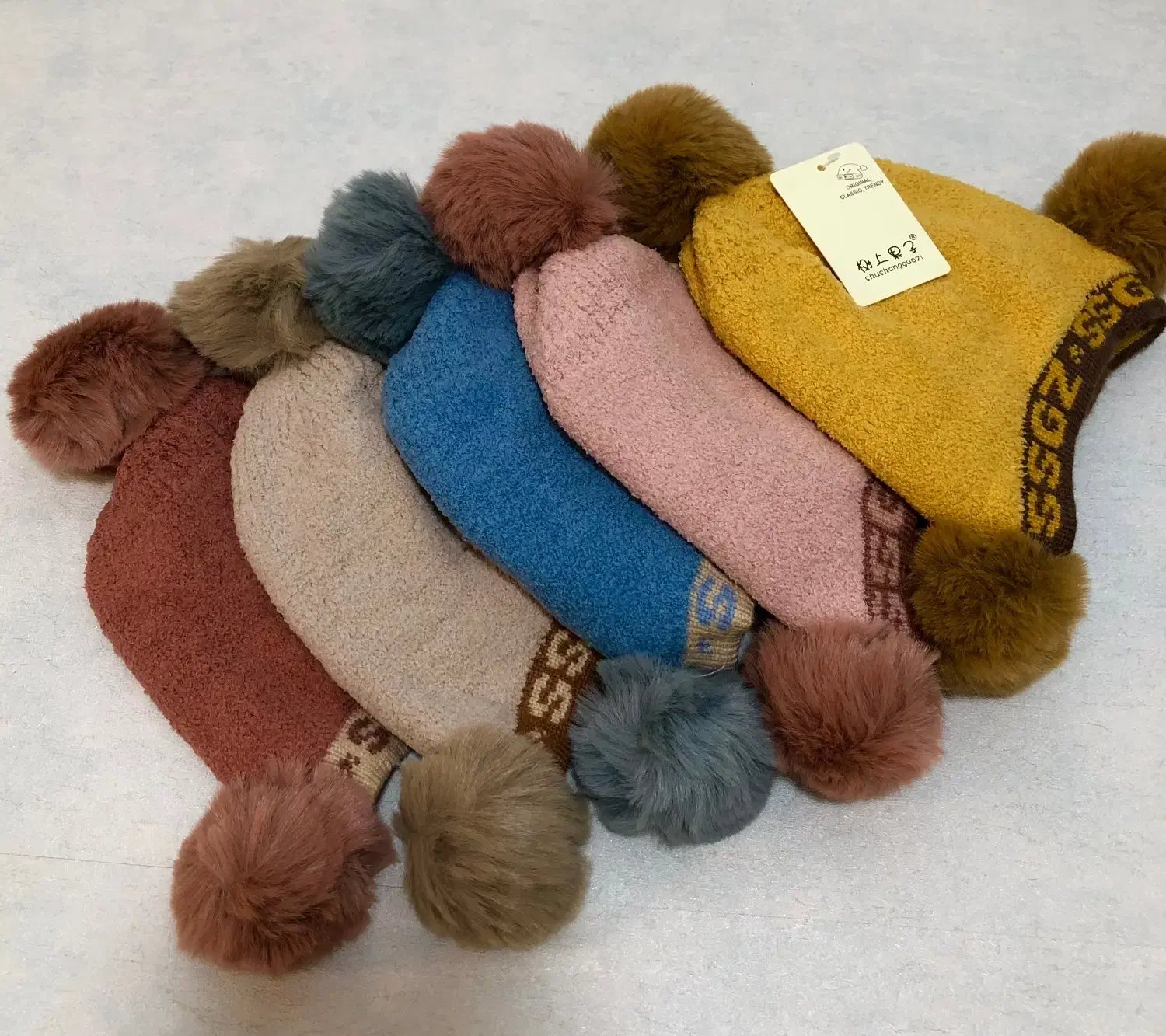 انواع کلاه بچگانه از نوزادی تا نوجوانی|کفش و لباس بچه|شیراز, میانرود|دیوار