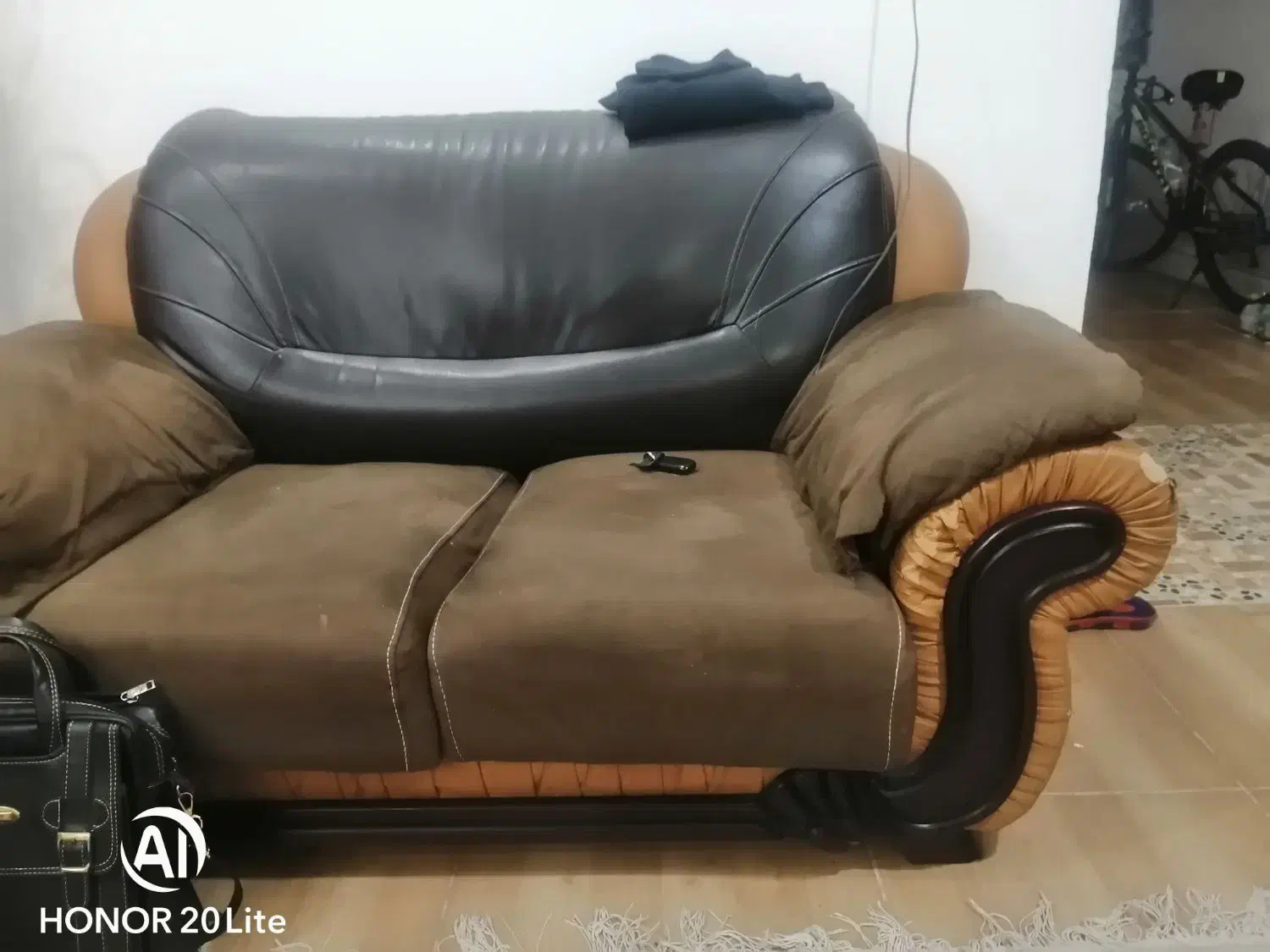 مبل چرمی مغازه یاباغ|مبلمان خانگی و میز عسلی|شهرکرد, |دیوار